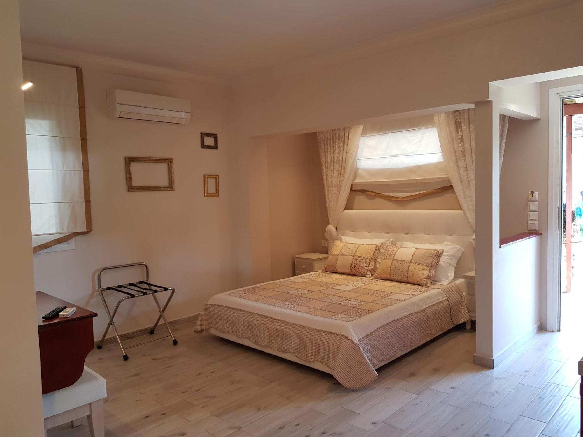 Sekreto - "S" Maisonettes & Studios Adults Only Parga Exterior photo
