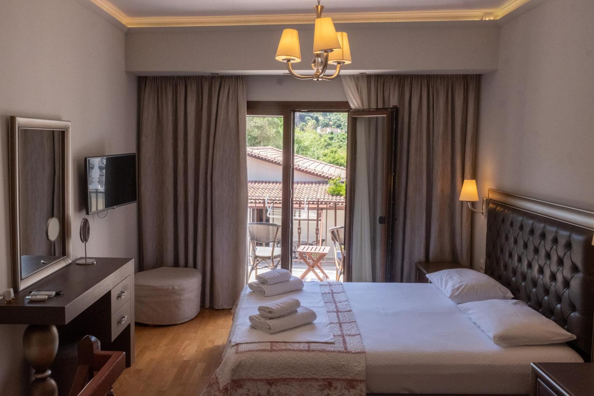 Sekreto - "S" Maisonettes & Studios Adults Only Parga Exterior photo
